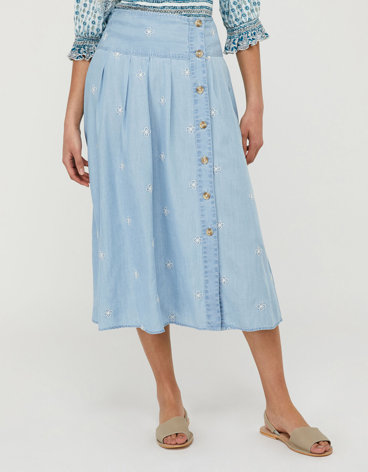 Elsie Floral Embroidered Skirt in 
